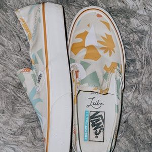 Leila Summer Leaf Abstract Design Collection